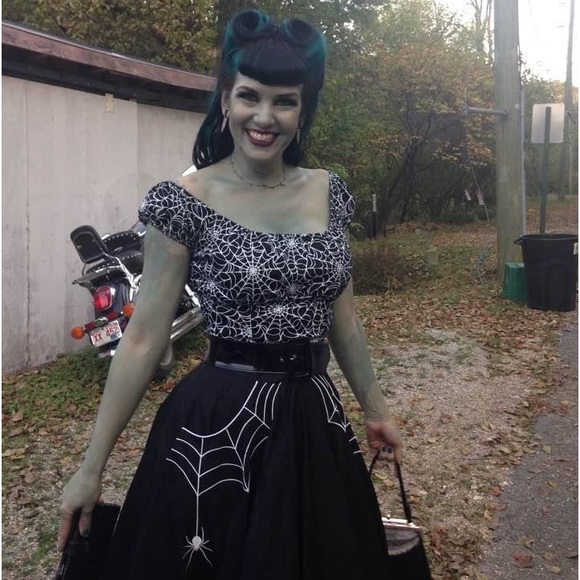 Meet your Posher, Lilah - Picture 1 of 7